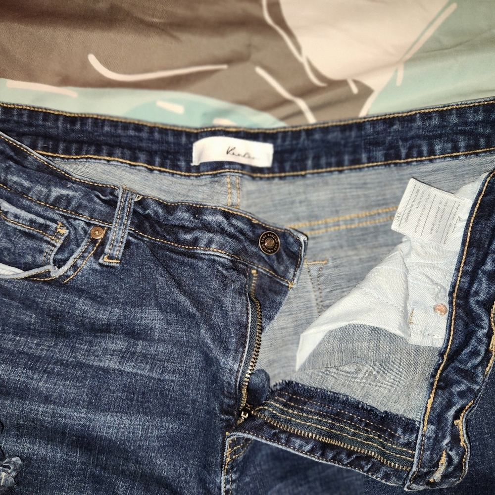 Boutique Capris